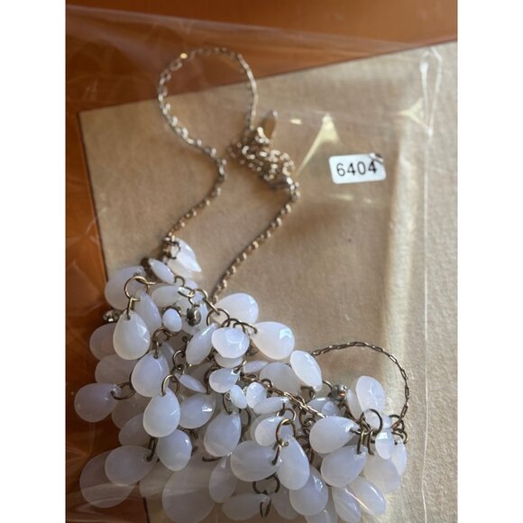 vintage Natasha White Teardrop Cluster Statement Necklace By Natasha Gold-Tone C - Picture 2 of 15